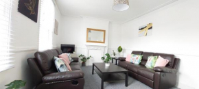 Very spacious two bedroom converted apartment in East Croydon